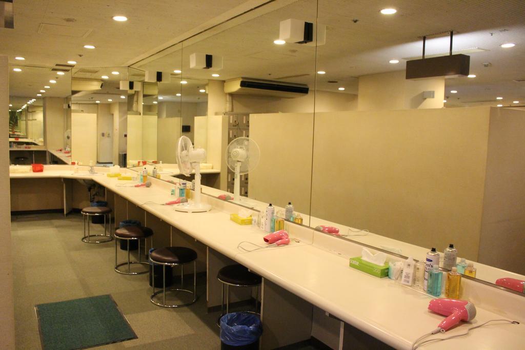 Capsule Hotel Asahi Plaza Shinsaibashi Osaca Exterior foto