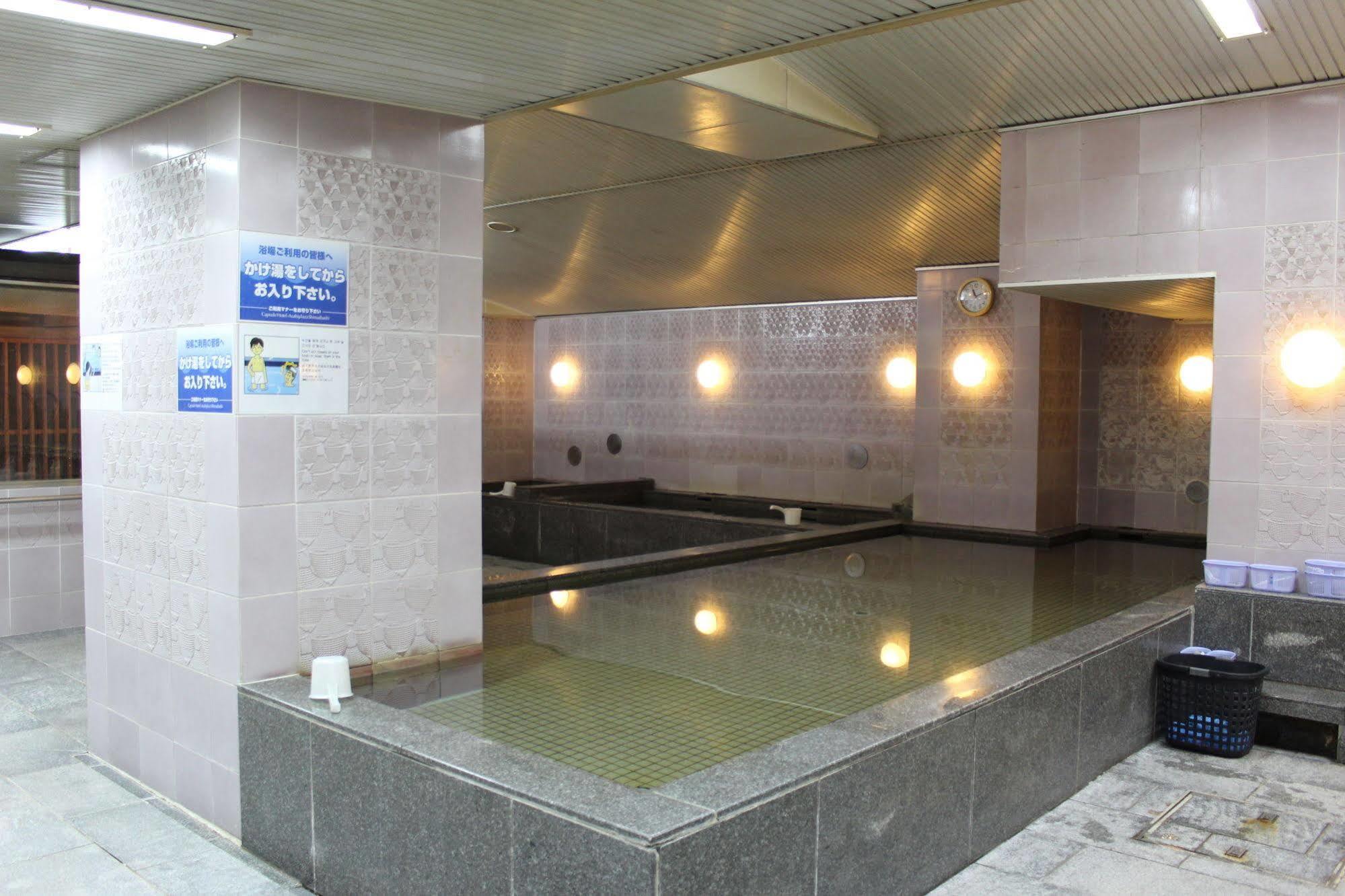 Capsule Hotel Asahi Plaza Shinsaibashi Osaca Exterior foto