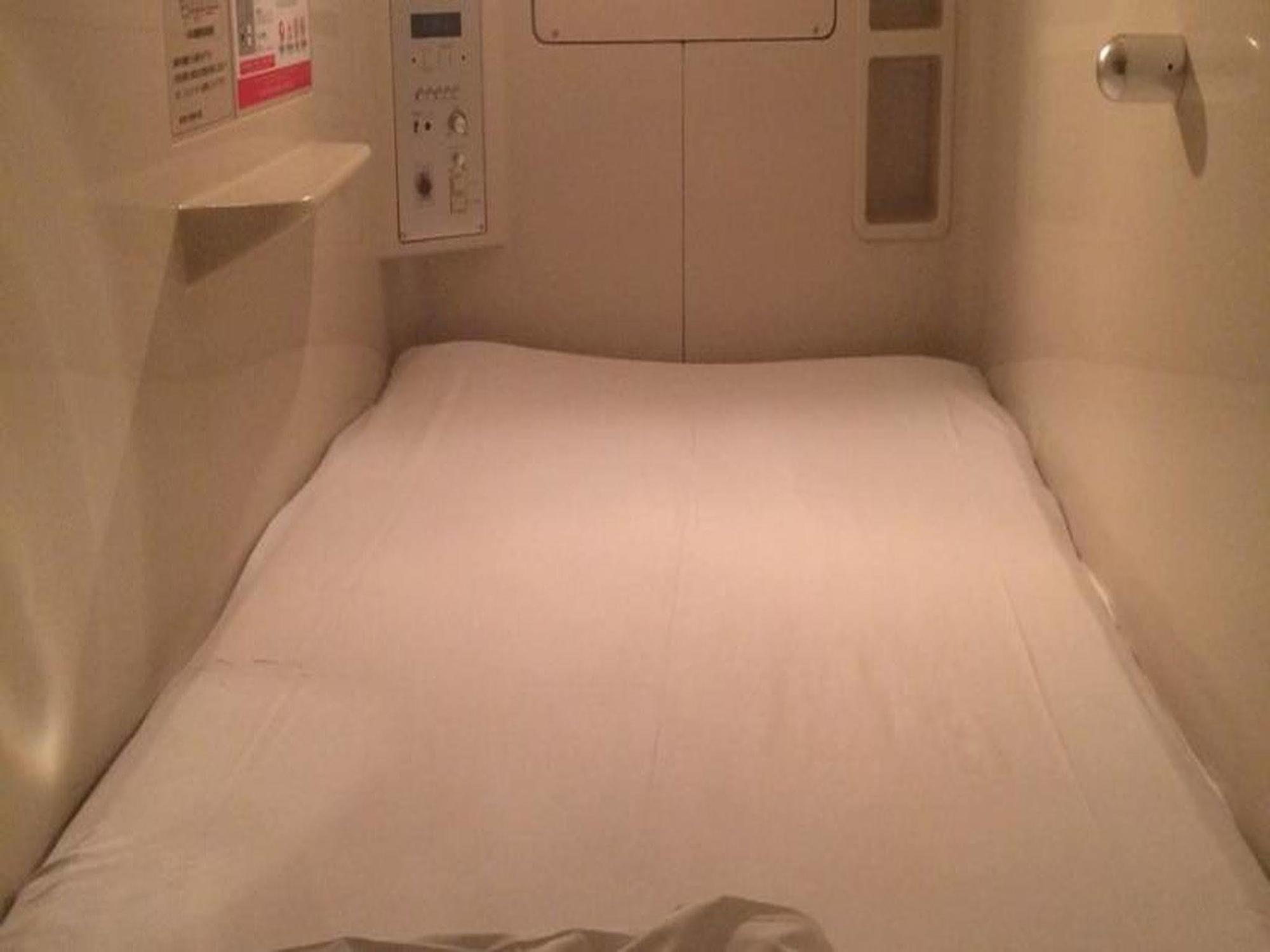 Capsule Hotel Asahi Plaza Shinsaibashi Osaca Exterior foto