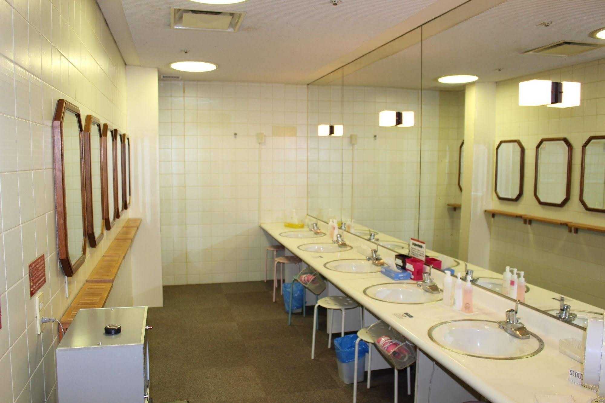 Capsule Hotel Asahi Plaza Shinsaibashi Osaca Exterior foto